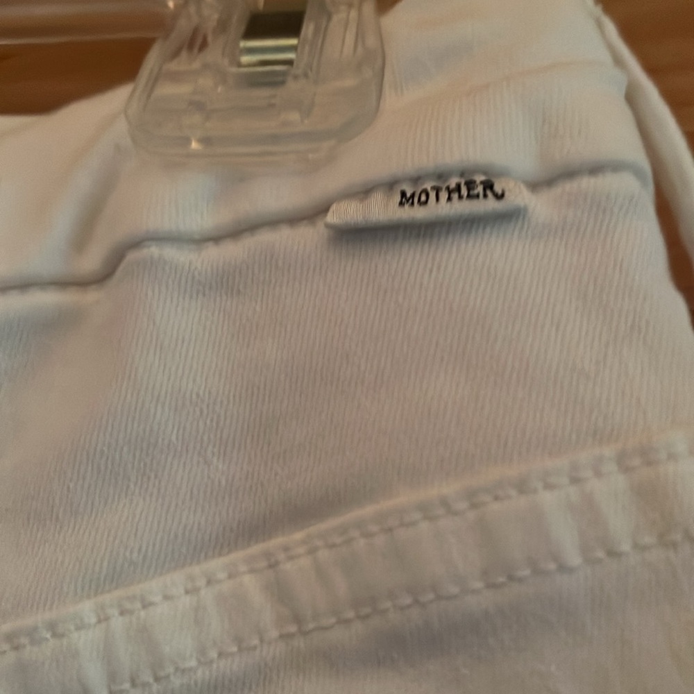 Distressed while jeans - Picture 4 of 5